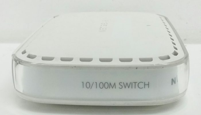 Netgear FS605 v3 5-Ports 10/100 mbps Switch - Image 5