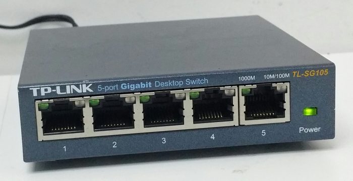 TP-Link TL-SG105 5-Port Gigabit Desktop Switch - Image 2