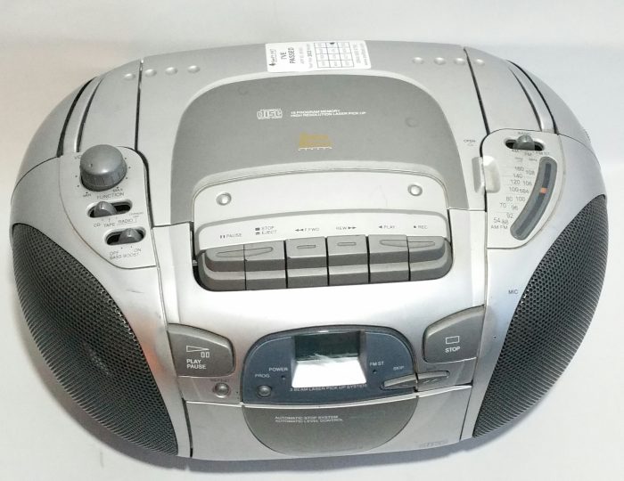 Schneider SP500 CD Player/ Stereo Radio Cassette Compact Disc Digital Audio Radio Damaged Battery Cover - Image 7