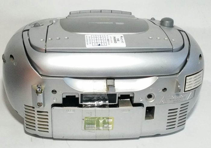 Schneider SP500 CD Player/ Stereo Radio Cassette Compact Disc Digital Audio Radio Damaged Battery Cover - Image 6