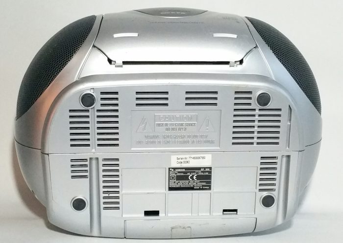 Schneider SP500 CD Player/ Stereo Radio Cassette Compact Disc Digital Audio Radio Damaged Battery Cover - Image 4