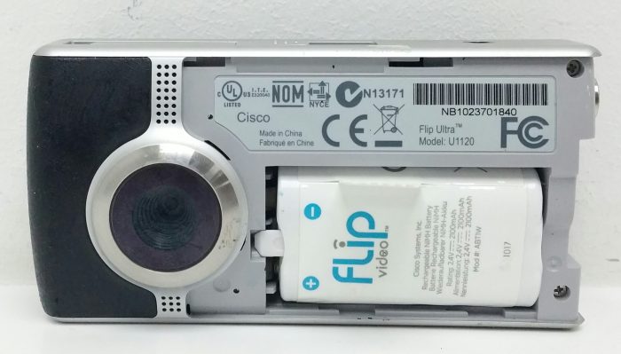 Flip Video Ultra U1120 USB Handheld Camcorder - Image 3