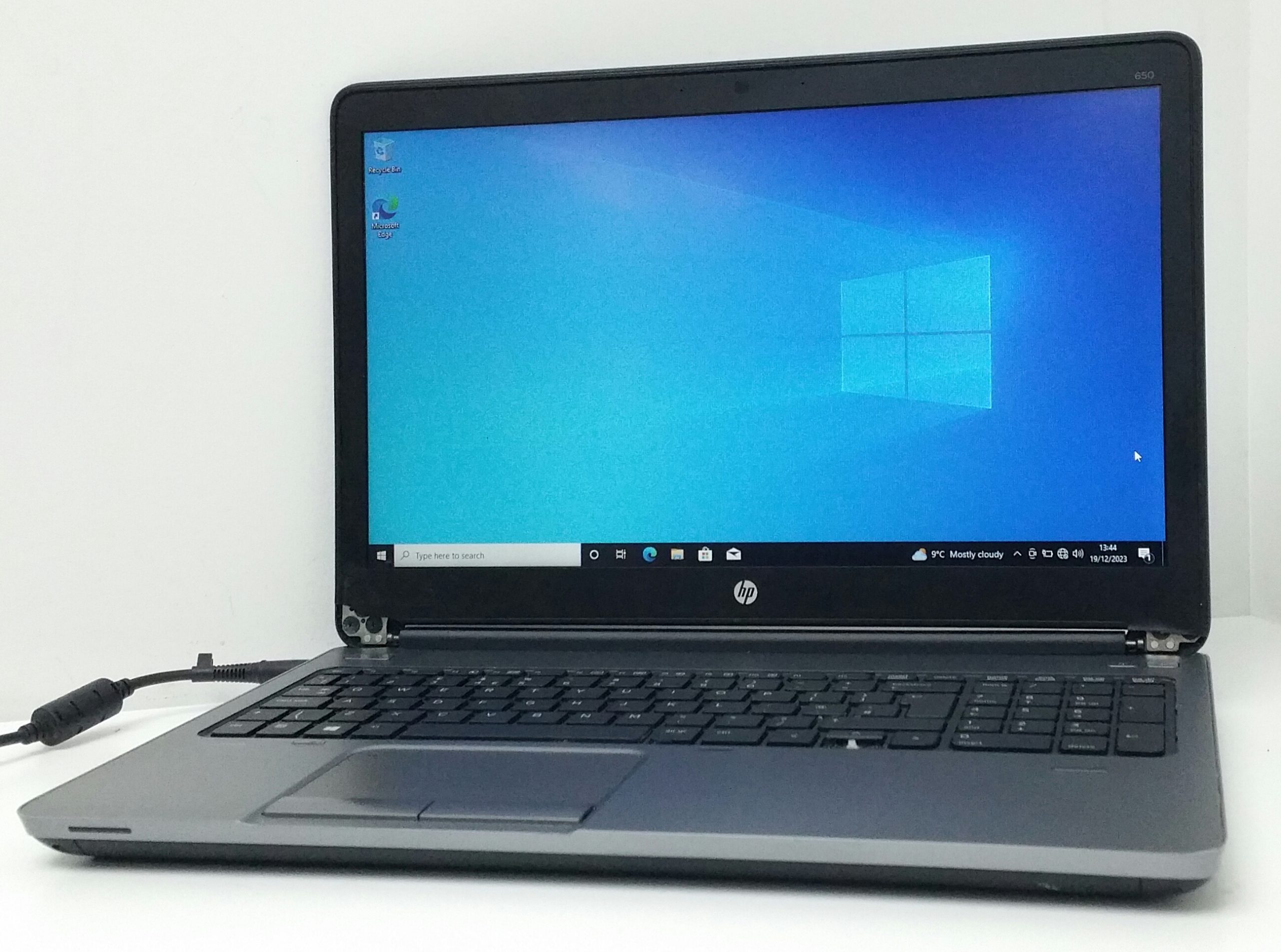 20231012_014702-1 HP Probook 650 G1 - i3-4000M 2.4GHz - 4GB - 15.6" - 128GB SSD - Windows 10 Pro - Image 1