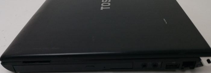 Toshiba Portege R700 - i5-M560 2.7GHz - 2GB RAM - 14" - 320GB HDD - Windows 10 64bit - Image 4