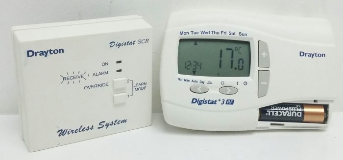 Drayton RF701 Digistat +3 RF Wireless Digital Programmable Room Thermostat + Drayton Digistat SCR Receiver - Image 2