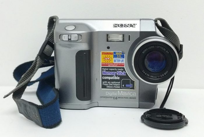 Sony MVC-FD90 1.6 Mega Pixel Optical 8x Digital Still Camera - Image 2