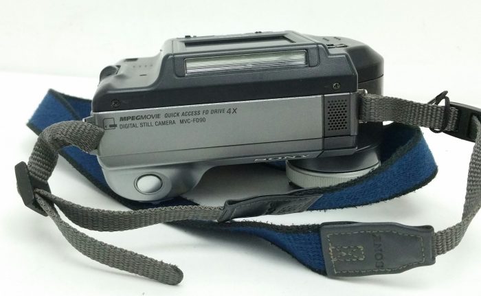 Sony MVC-FD90 1.6 Mega Pixel Optical 8x Digital Still Camera - Image 5
