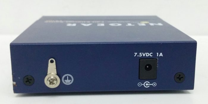 Netgear FS105 V2 ProSafe 5 Port 10/100 Fast Ethernet Switch - Image 4