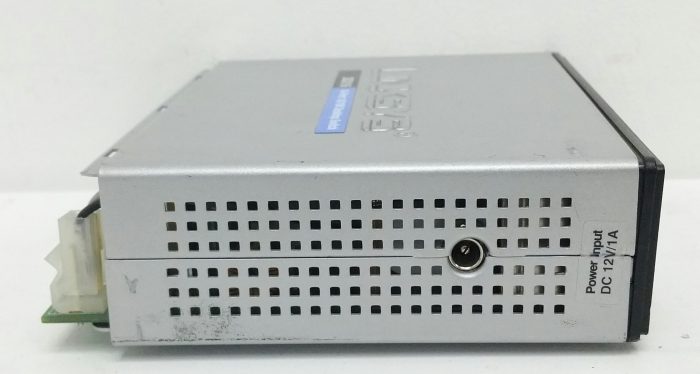Linksys SD216 ver 2 16-Port 10/100 Switch - Image 4