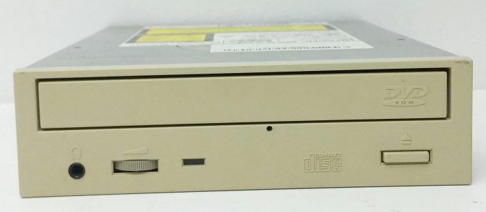 Hitachi GD-5000 DVD-ROM Disc Drive - Image 2