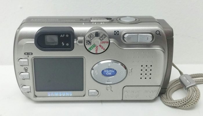 Samsung Kenox DigimaxV4 4 Mega Pixels 12x Zoom Digital Camera - Image 4