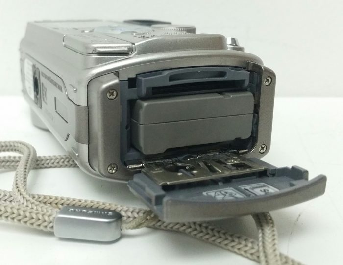 Samsung Kenox DigimaxV4 4 Mega Pixels 12x Zoom Digital Camera - Image 3