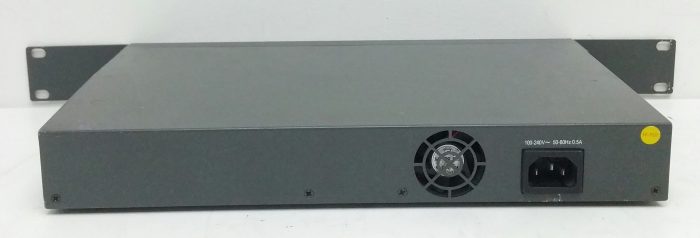 SMC 1016DT 16 Port 10/100 EZ Switch - Image 4