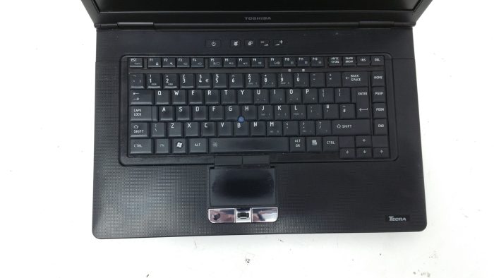Toshiba Tecra A11/ i3-M370 (1st Gen) 2.4GHz/ 4GB RAM/ 250GB HDD/ Window 10 64bit - Image 3