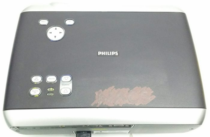 Philips LC4433 VGA Projector 5 Lamp Hours Used + Bag + Remote - Image 10
