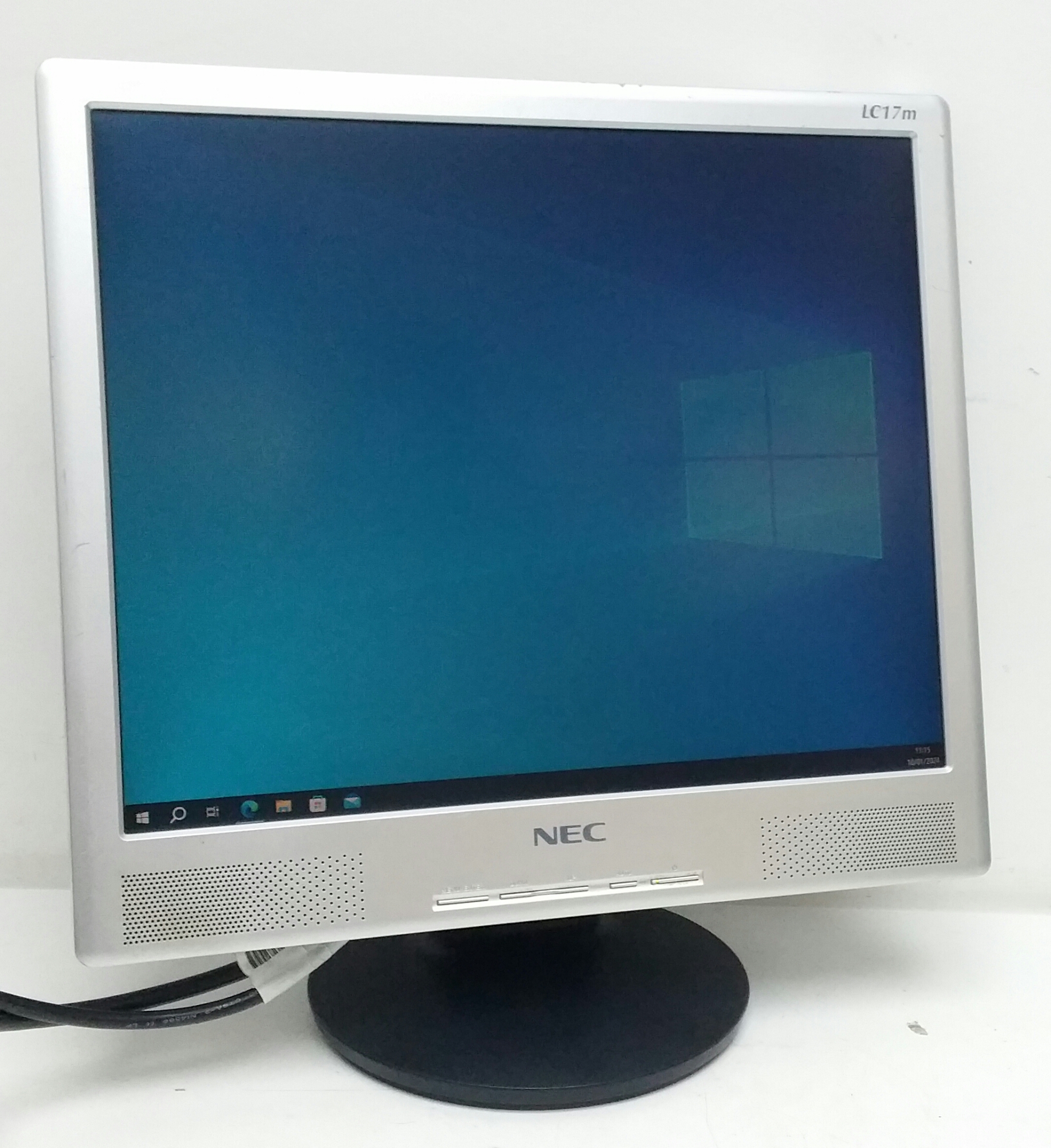 20231102_182542-1 Nec LC17M 700P 17" VGA Monitor - Image 1