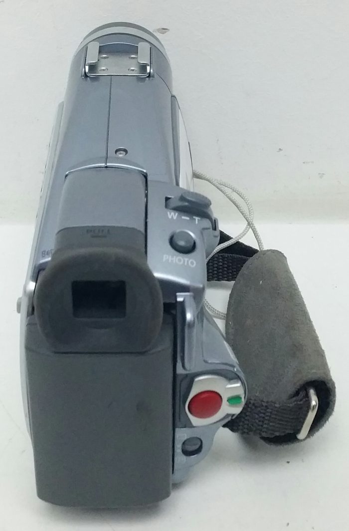 Canon MV700 E 18x Zoom 2.8-50.4mm 360x Digital Zoom Digital Video Camcorder - Image 5