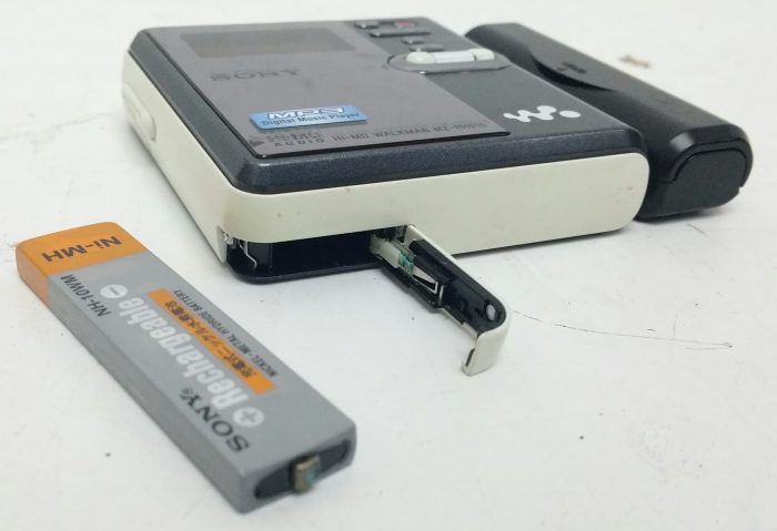 Sony MZ-RH910 Atrac3Plus MP3 Walkman Portable Minidisc Recorder - Image 5