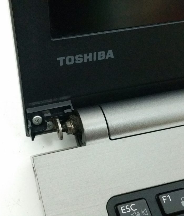 Toshiba Tecra i5-6200U A40-C-151 2.4GHz 4GB Ram 14" 120GB SSD Windows 11 64bit - Image 5