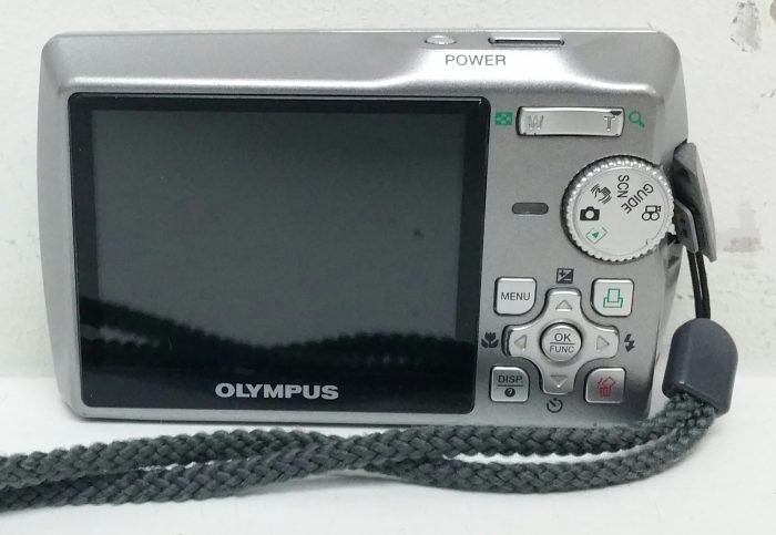 Olympus U700 All-Weather Olympus AF 3X Optical Zoom 7.1 Megapixel Digital Camera - Image 4