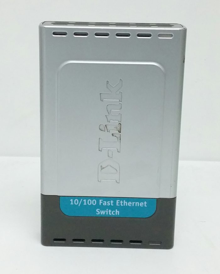 D-Link DES-1008D Ver G1 10/100 8-Port Fast Ethernet Switch - Image 5