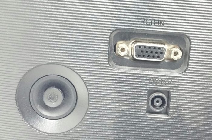 Samsung S19F350HNU 19" VGA Color Display Monitor - Image 5