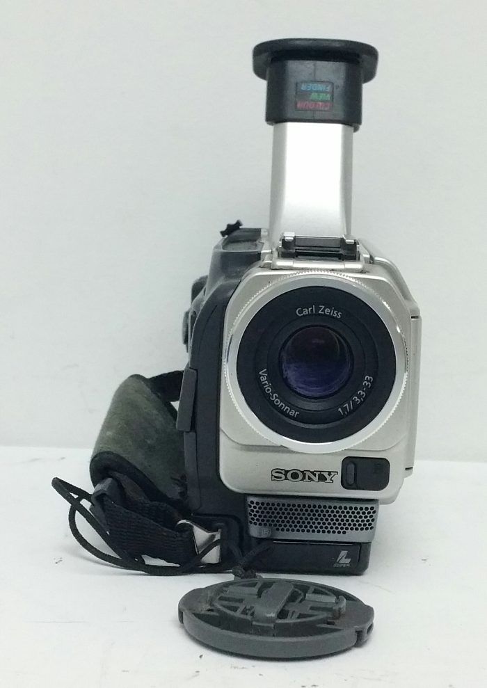 Sony DCR-TRV11E Carl Zeiss Vario - Sonnar Digital Video Camera Recorder - Image 2