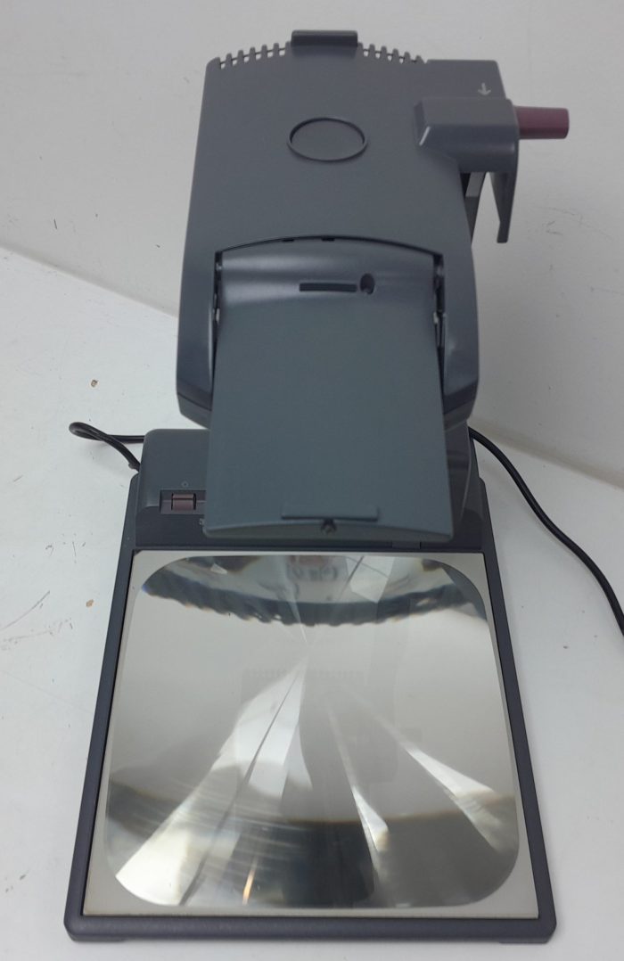 3M 2770 Overhead Projector With Carry Case - Image 2