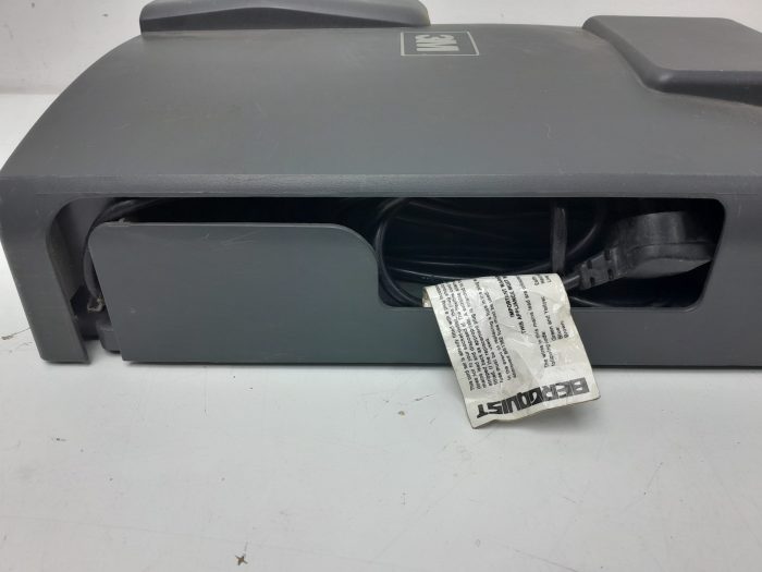 3M 2770 Overhead Projector With Carry Case - Image 9