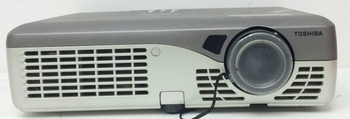 Toshiba TLP-T50 VGA LCD Projector 1175 Lamp Hours Used - Image 6