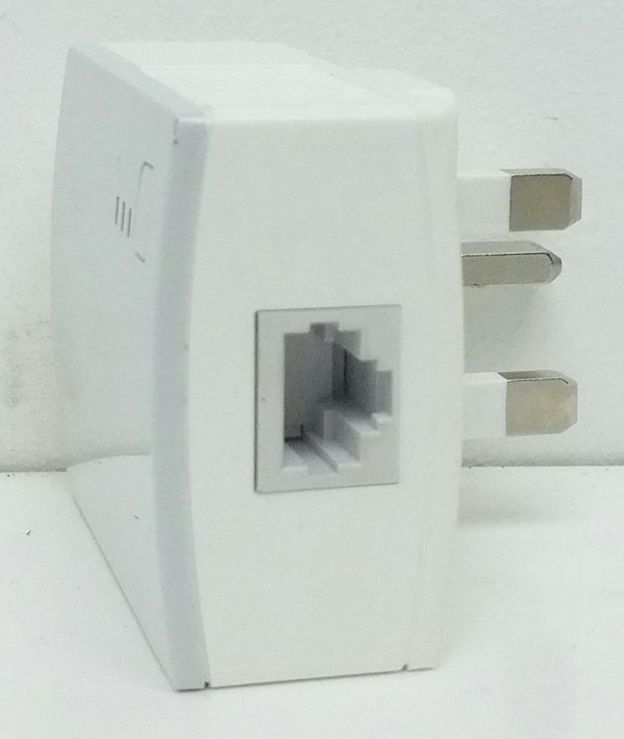 TP-Link TL-PA4010 AV600 Powerline Ethernet Powerline Adapter - Image 4