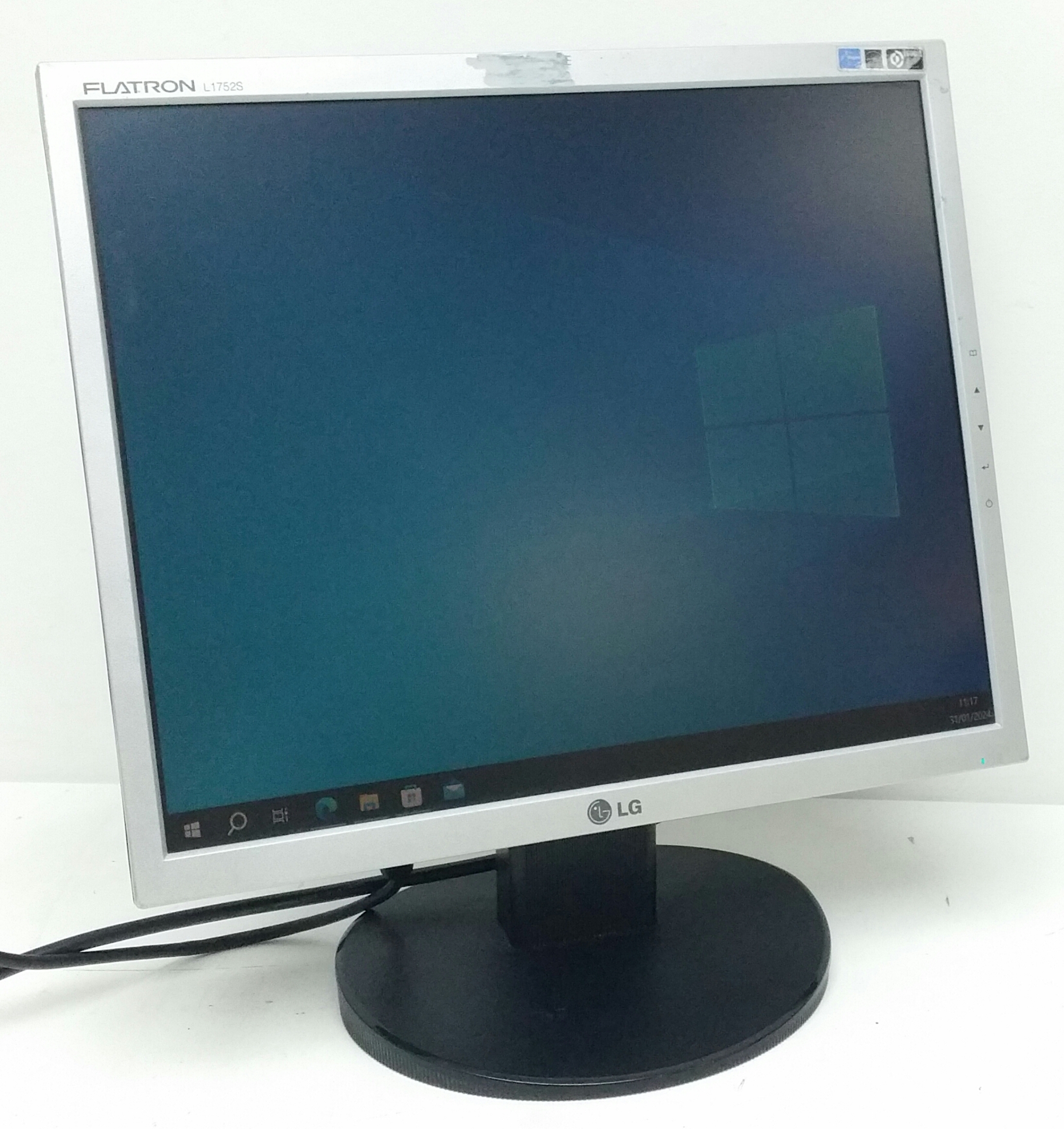 20231123_182654-1 LG Flatron L1752S-SF L1752SQ 17" VGA Monitor - Image 1