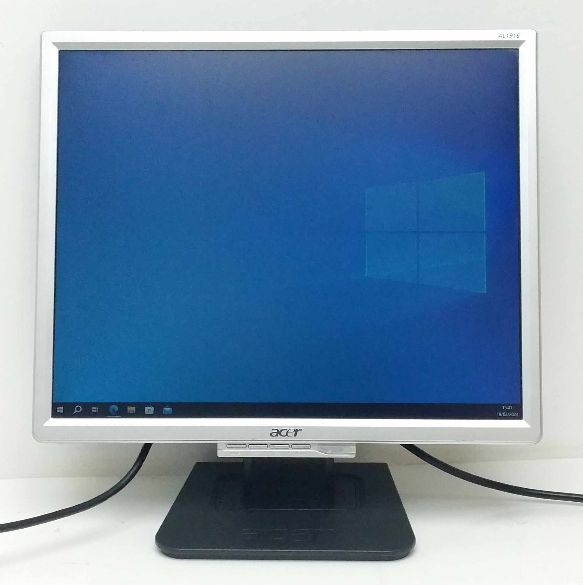 20240219_154117-1 Acer AL196 19" VGA LCD Monitor - Image 1