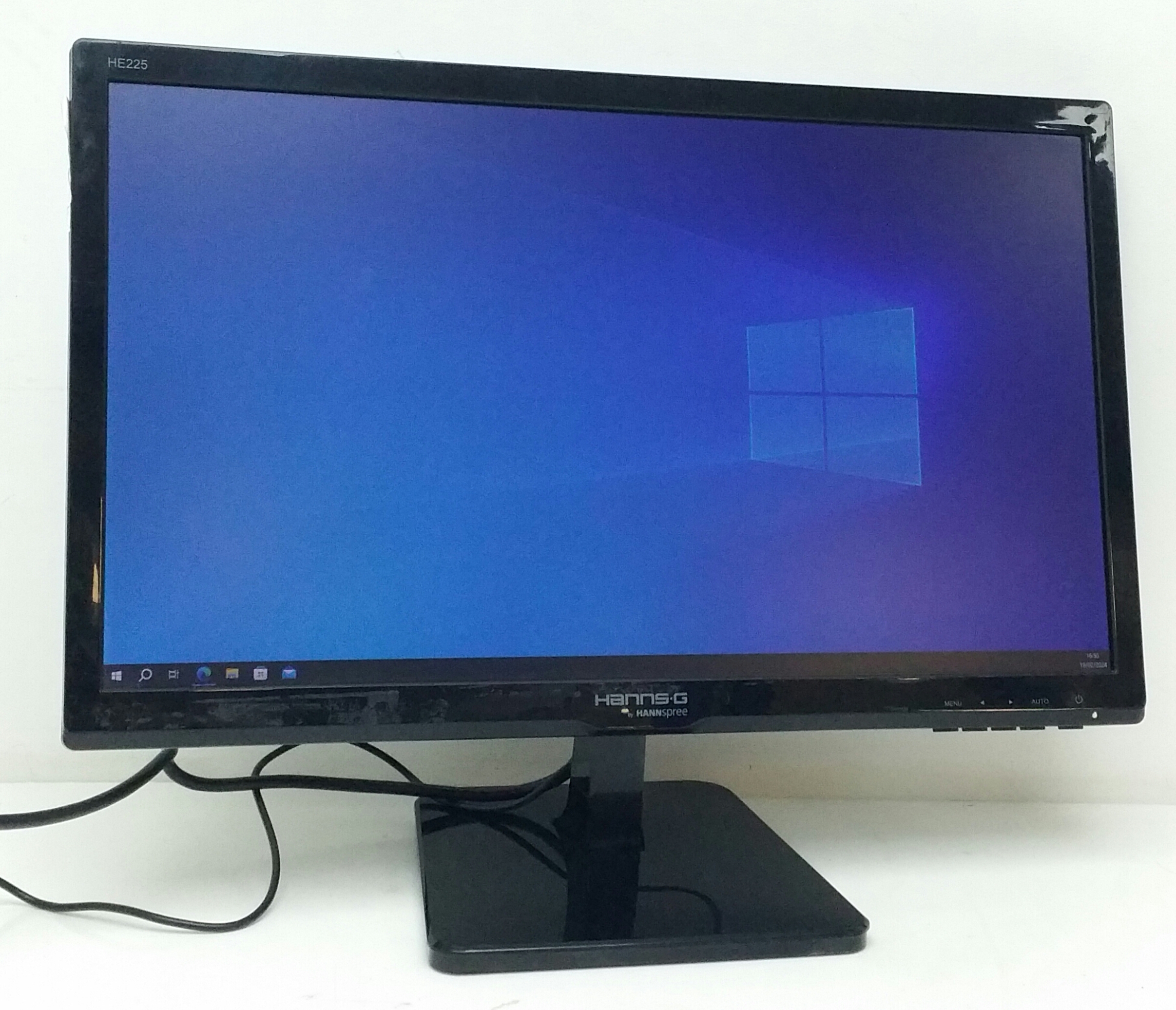 20240219_165015-1 Hanns.G HE225 HE225ANB 21.5" VGA LCD Monitor - Image 1