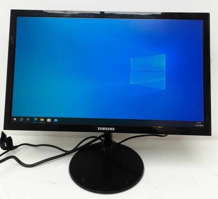 Samsung S19F350HNU 19" VGA Color Display Monitor - Image 2