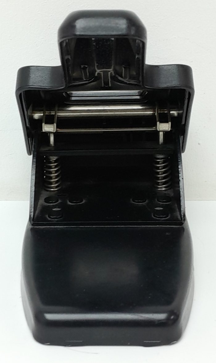 Q-Connect 4 Hole Heavy Duty Perforator Paper Punch - Image 4