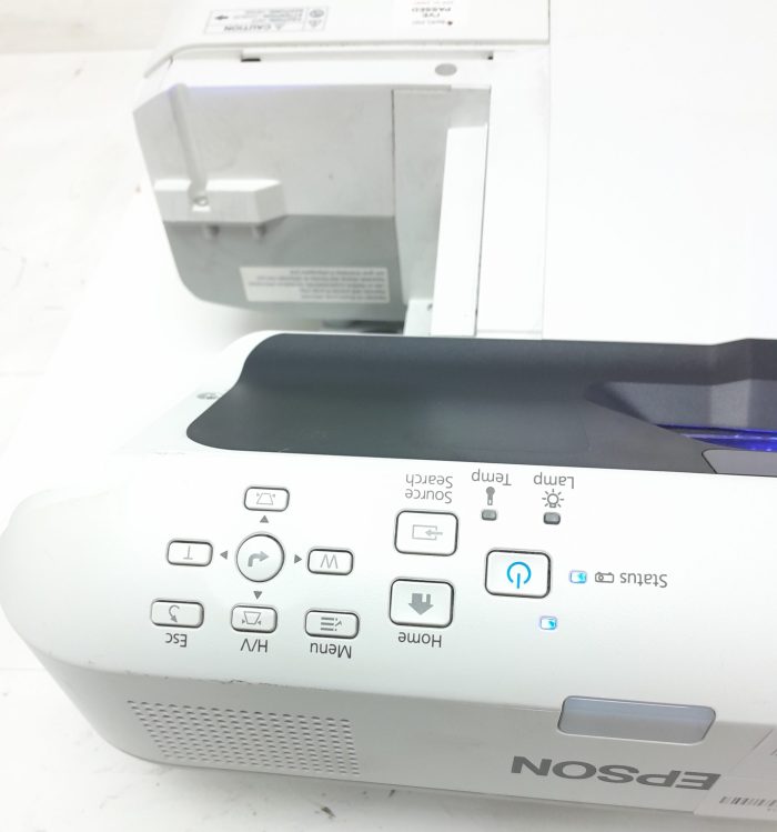 Epson EB-670 H747B HDMI VGA LCD Projector 1180 Lamp Hours Used - Image 7