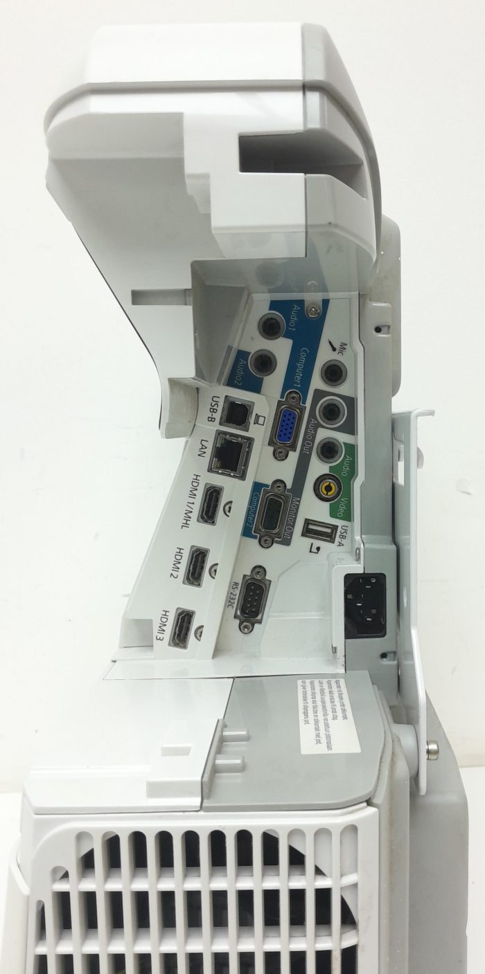 Epson EB-670 H747B HDMI VGA LCD Projector 1180 Lamp Hours Used - Image 4