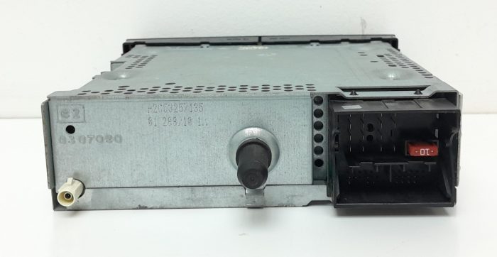 Continental RD4N1M-03 Car Radio - Image 4