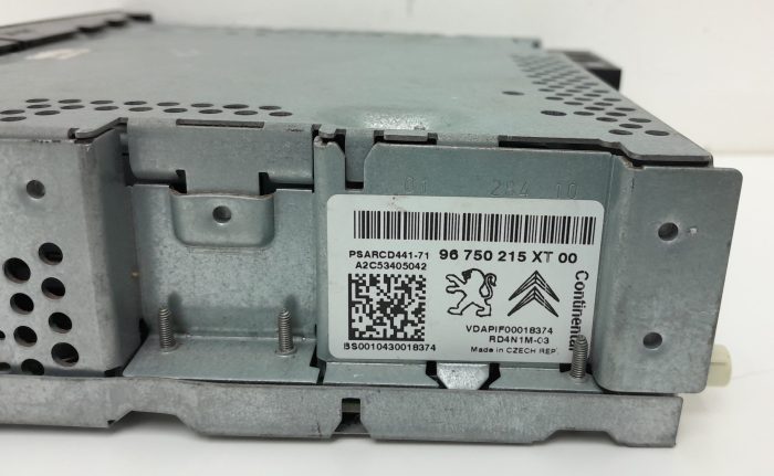 Continental RD4N1M-03 Car Radio - Image 3