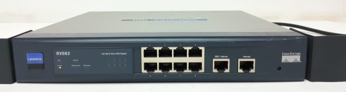 Cisco Linksys RV082 10/100 8-Port VPN Router - Image 6