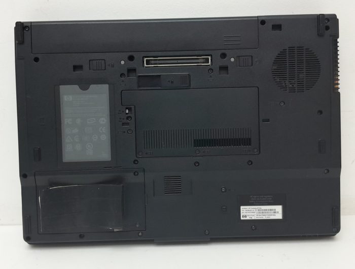 HP Compaq 8710w - Core 2 Duo T9500 2.6GHz - 4GB RAM - 17" - Nvidia Quadro FX3600m - 320GB HDD - Windows 10 Pro - Image 4