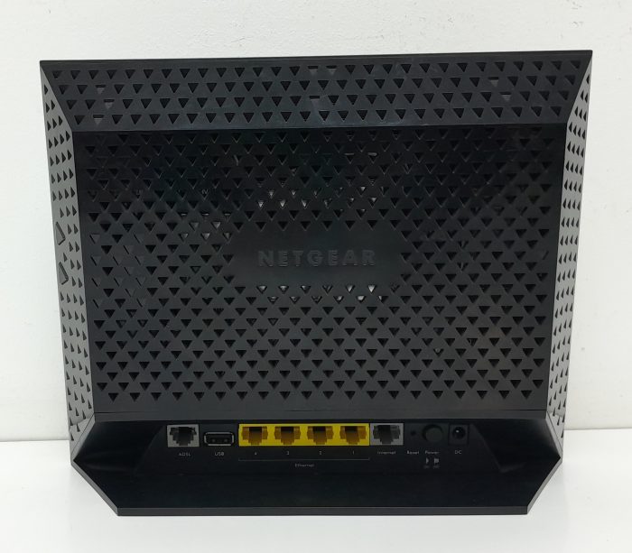 Netgear D6200 WiFi DSL Modem Router - Image 4