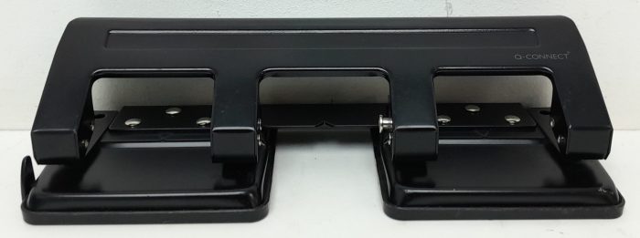 Q-Connect 4-Hole Punch Paper Punch - Image 2
