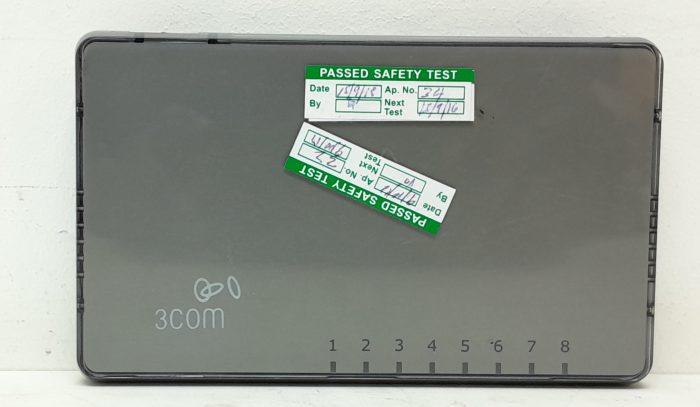 3Com 3CFSU08 8 Port Switch - Image 4