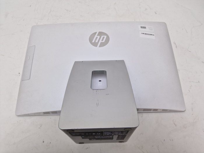 HP Pavilion All-in-One 23-q103na i3 4th Gen 8GB RAM 1TB HDD With Charger - Image 2