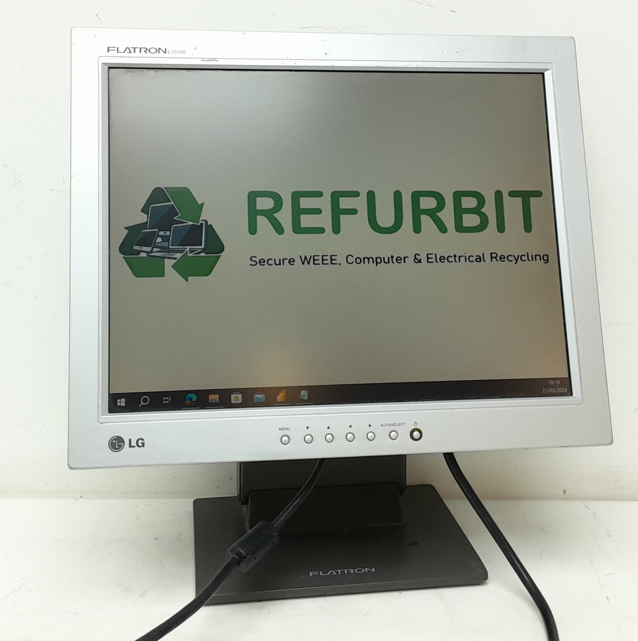 20240321_101922 LG Flatron L1510S LB500J-EL 15" VGA Monitor - Image 1