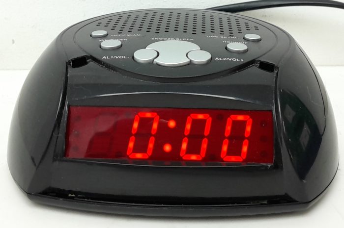 Tesco CR-106R Clock Radio - Image 2