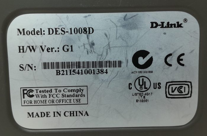 D-Link DES-1008D 8-Port 10/100 Fast Ethernet Switch - Image 4