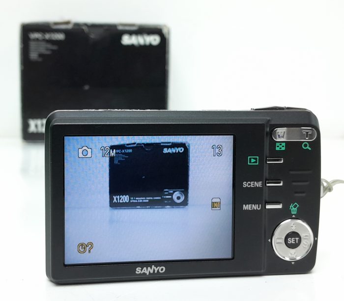 Sanyo VPC-X1200EX 3x Optical Zoom 12.1 Mega Pixels Digital Camera - Image 8